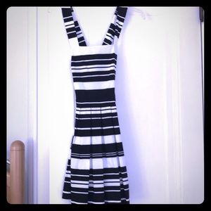 Banana Republic Dress Size 0P (Never been worn)